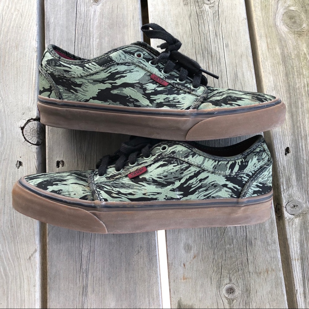 Vans Jungle Camo Gum Chukka Low